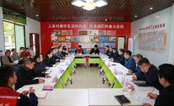以正確政績觀引領(lǐng)鄉(xiāng)村振興路！李斌帶隊(duì)深入羅城幫扶點(diǎn)調(diào)研慰問