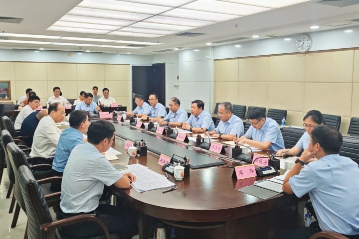 李斌與玉林市委書記張惠強舉行工作座談