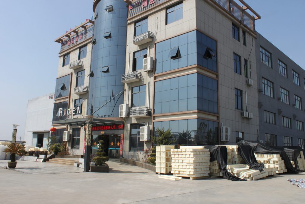 空心六角護(hù)坡模具廠具備哪些因素才能體現(xiàn)其專業(yè)性？