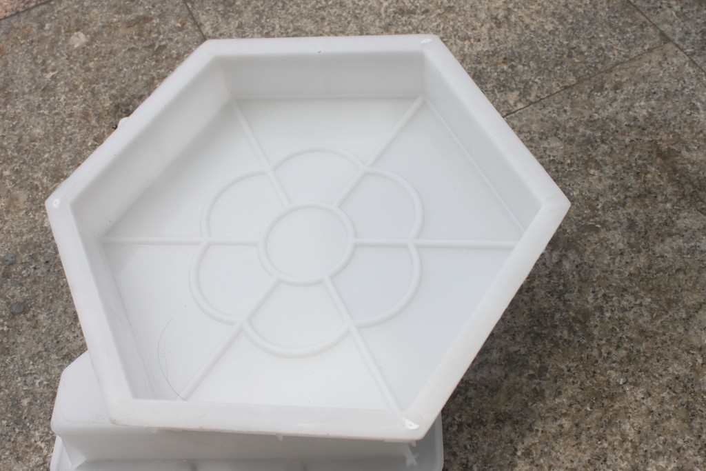 六棱塊護坡塑料模具什么材質的好？