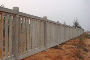 鐵路水泥護(hù)欄模具施工案例