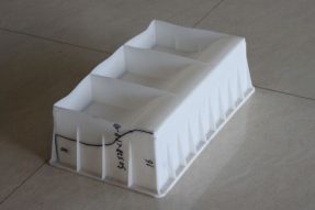 使用混凝土路側(cè)石塑料模具澆筑路側(cè)石過(guò)程中能否確定水泥混凝土配比？